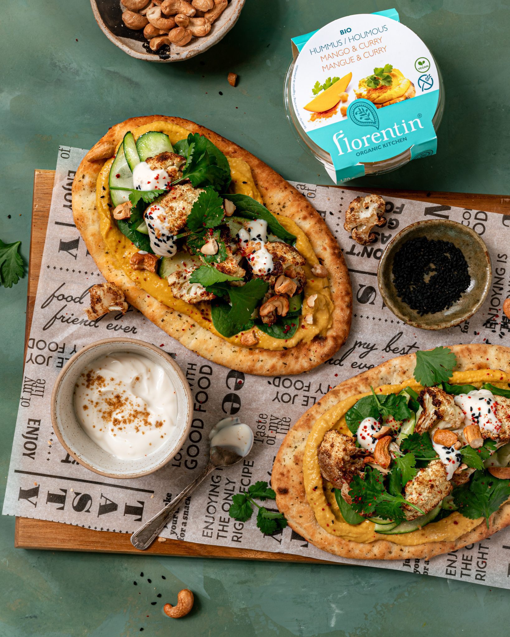 Loaded Naan met Florentin Hummus Mango & Curry en gegrilde bloemkool