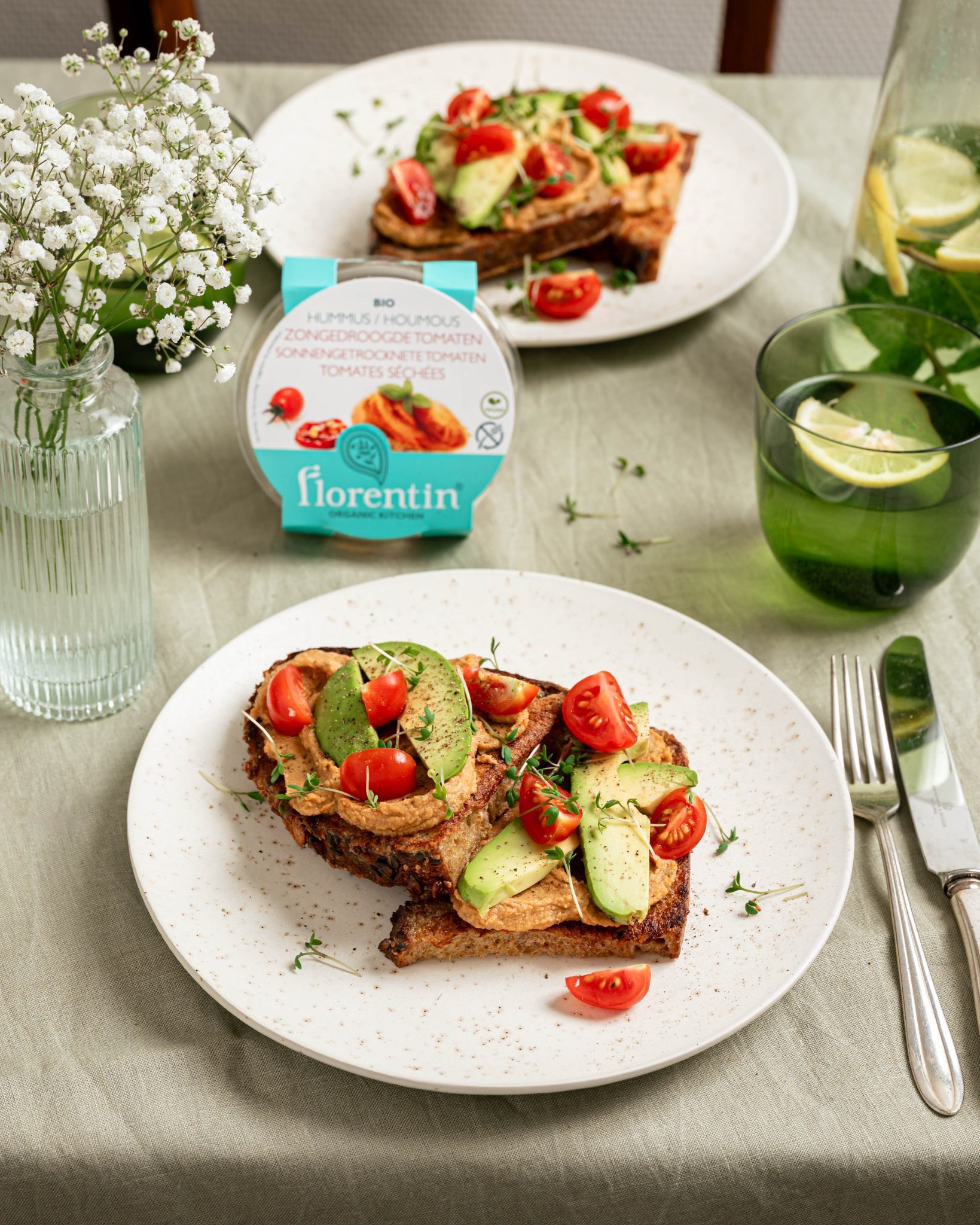 Hartige Wentelteefjes met Florentin Hummus Zongedroogde Tomaten